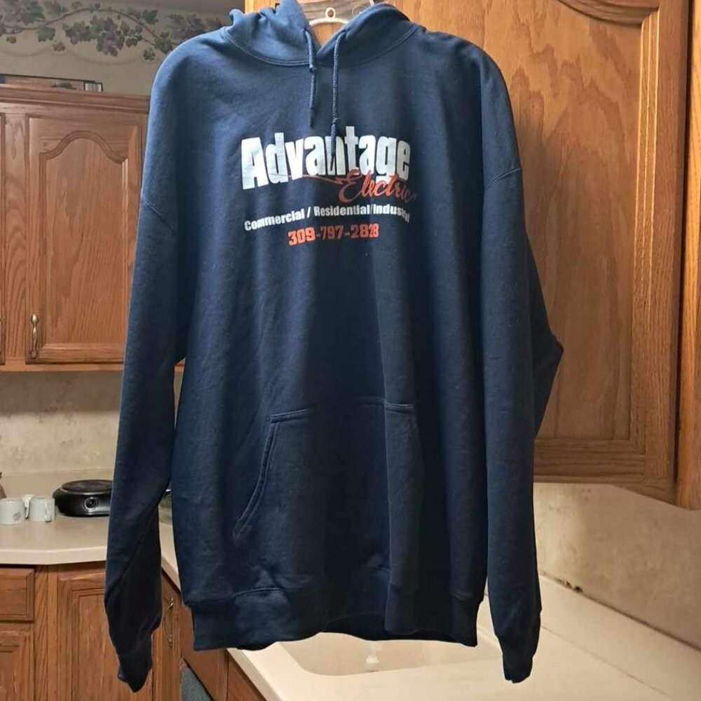 GILDAN MENS JACKET   HOOD  SIZE  XL